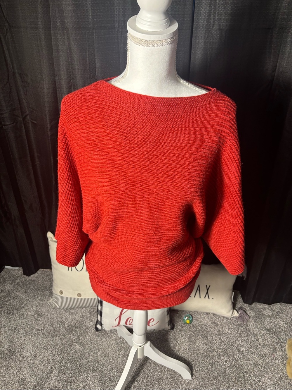 Simply Suzie ♥️ Women's Red Boatneck Ribbed Pullover Sweater - Size M